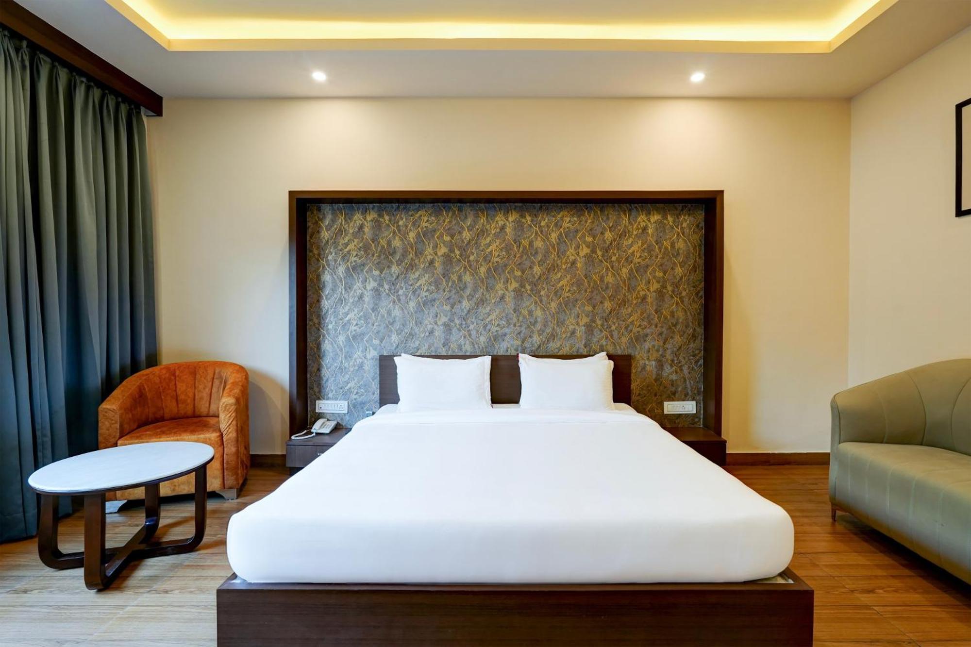 Tark Plaza A Family 4*